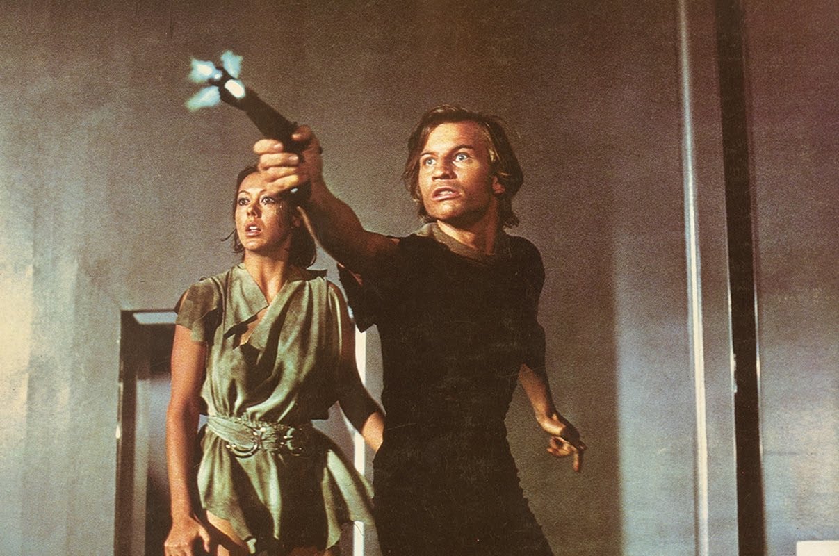 Ken Levine megerősítette, hogy ő írja a Logan's Run remake forgatókönyvét