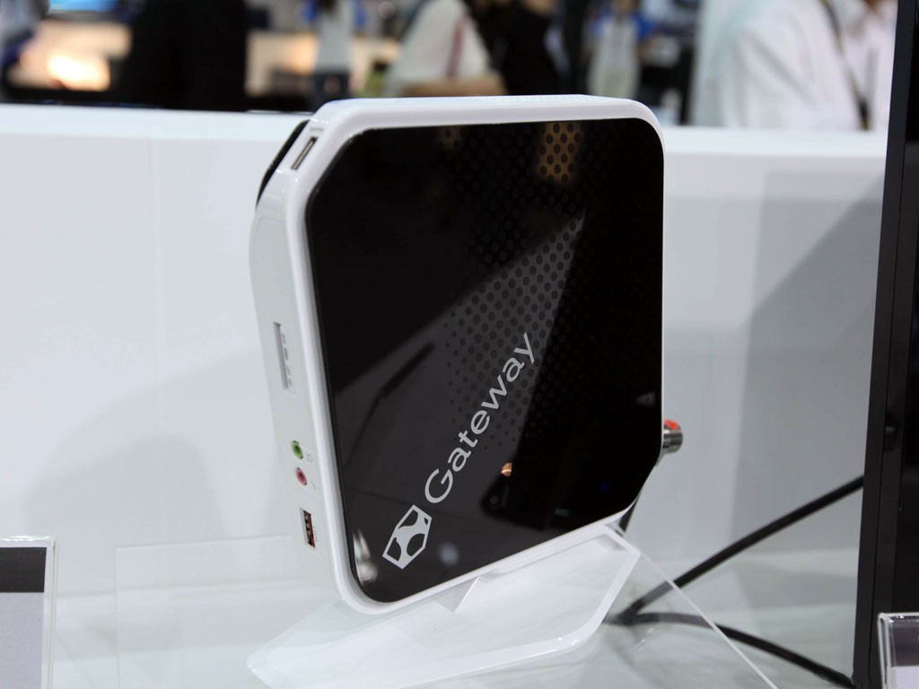 Készül a Gateway legújabb QX2800-as nettop PC-je
