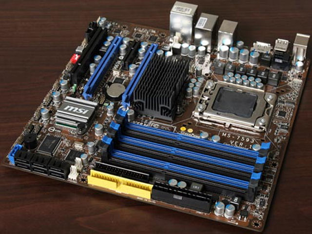 Készül az MSI saját X58-as microATX alaplapja