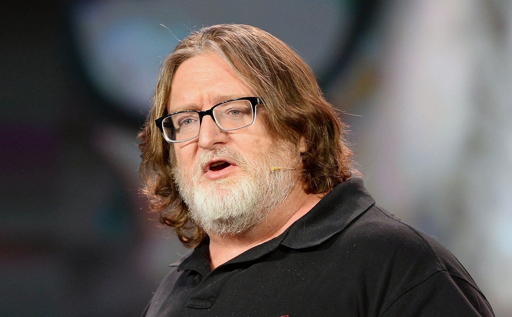 Kínában fehérnemű modell lett Gabe Newellből