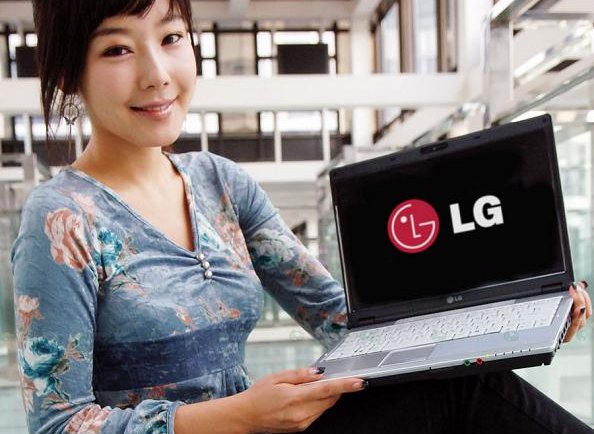 Kisméretű LG laptop 160 GB-os hibrid merevlemezzel