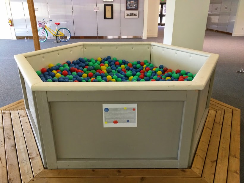 Látogatói központot nyit a Google