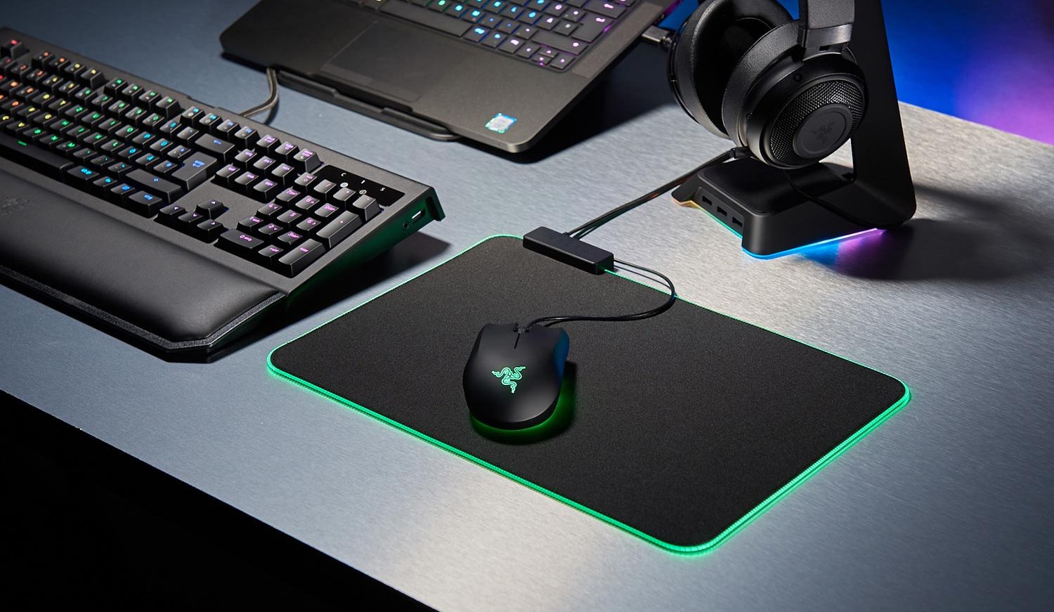 LED-es változatban is kapható lett a Razer Goliathus gamer egérpad