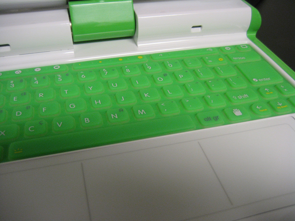 Mégis támogatja az Intel a százdolláros laptop projektet