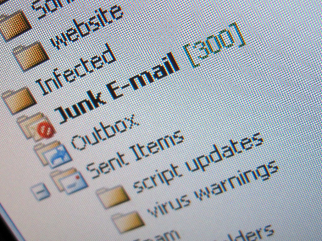 Mindent elárasztó kamulevelek