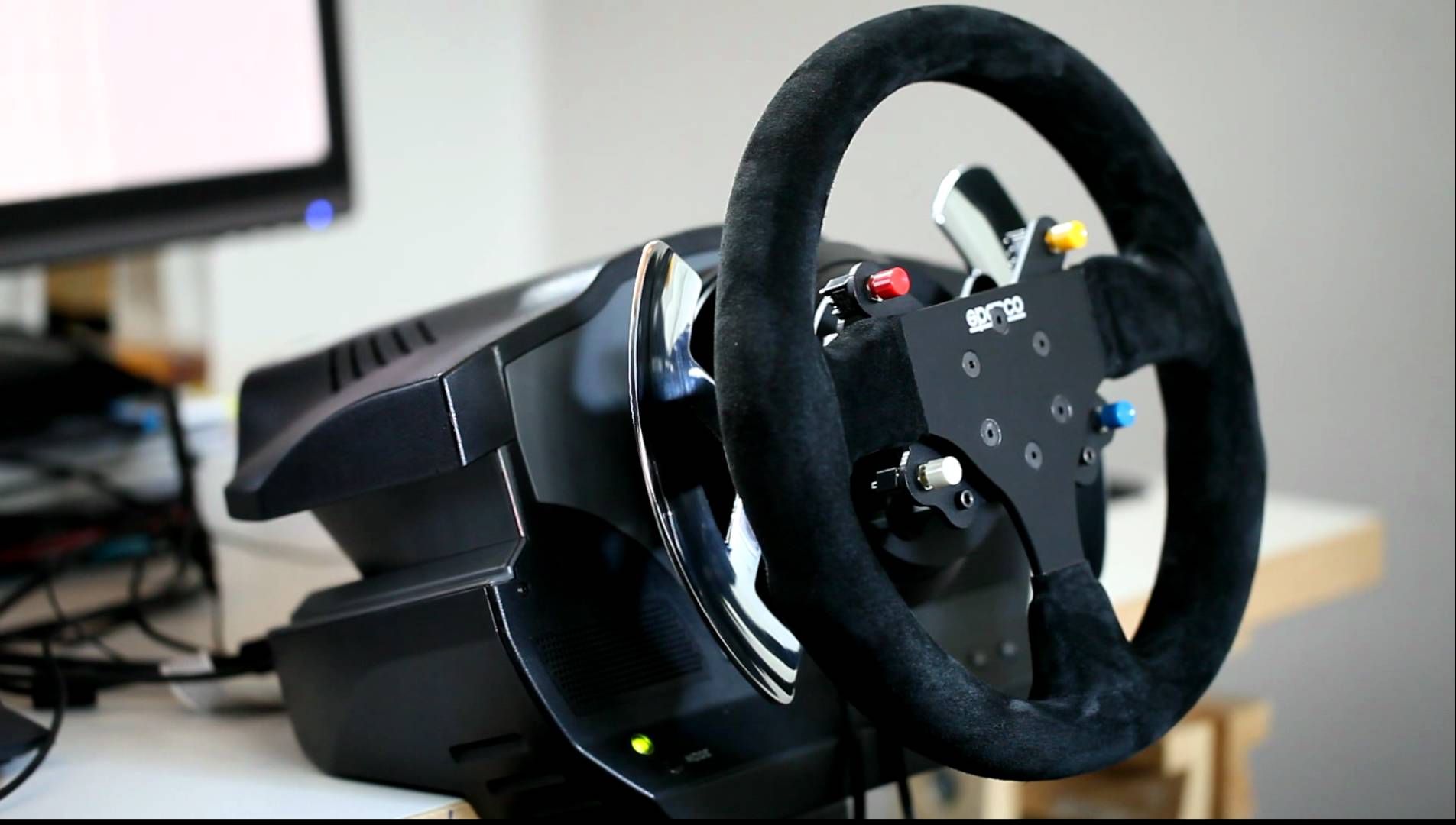 Nagy múltú márkával lépett partnerségre a Thrustmaster