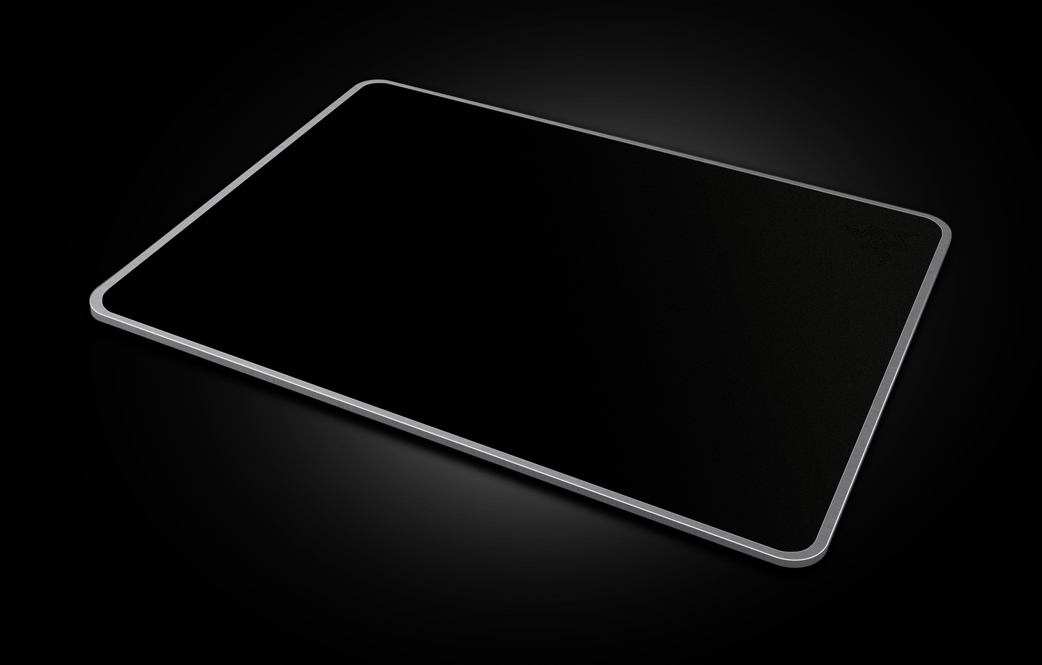 Négy új egéralátéttel bővült a Razer felhozatala