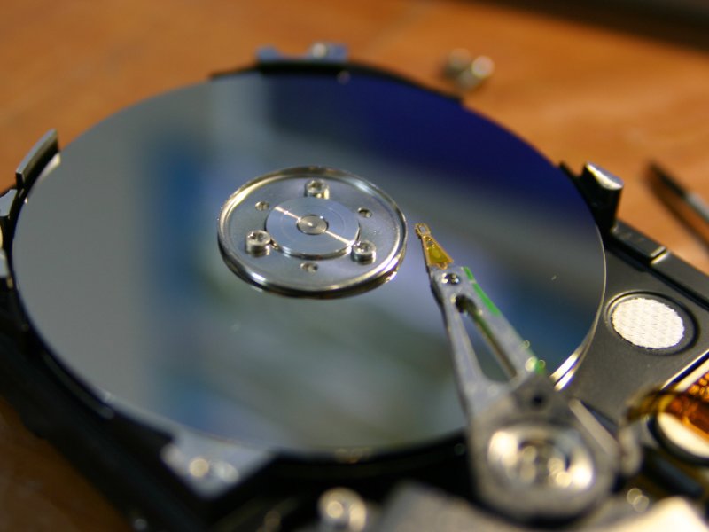 Nyugdíjba helyezi az IDE HDD-ket a Seagate