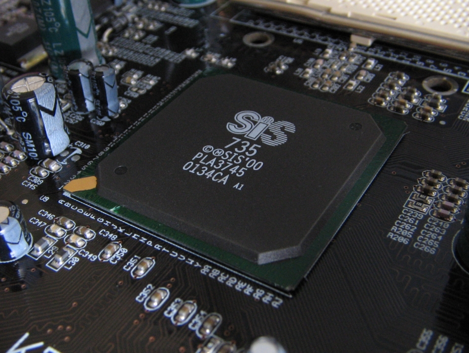 Olcsó SiS lapkakészlet Intel processzorokhoz