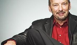 Peter Moore: Sporttal kapcsolatos lehet az első 3D játék