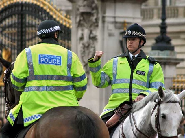 Rács mögött a hacker rendőrök