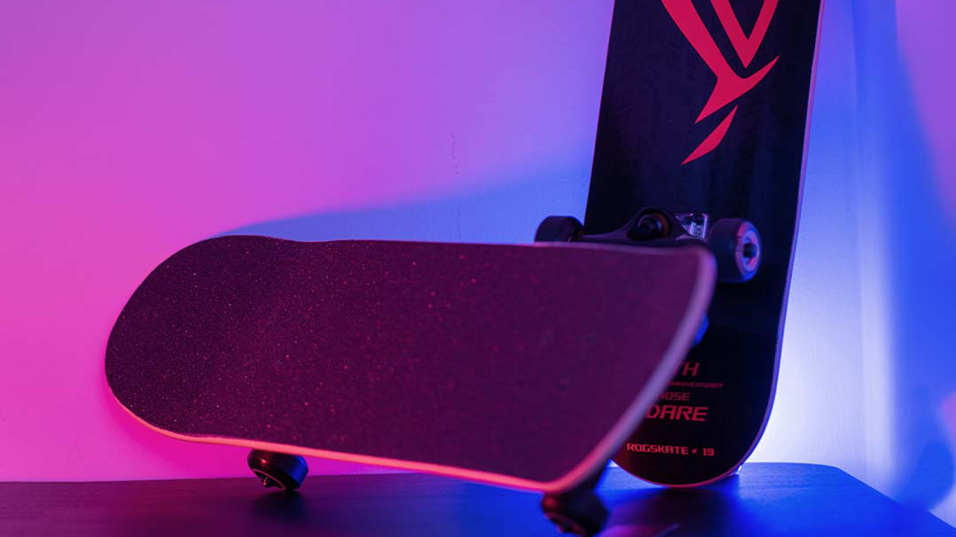 ROG-os gördeszkával ünnepli az Asus a gamer márka 15. évfordulóját