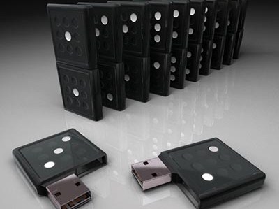 Tényleg kettő-az-egyben: dominó USB meghajtó