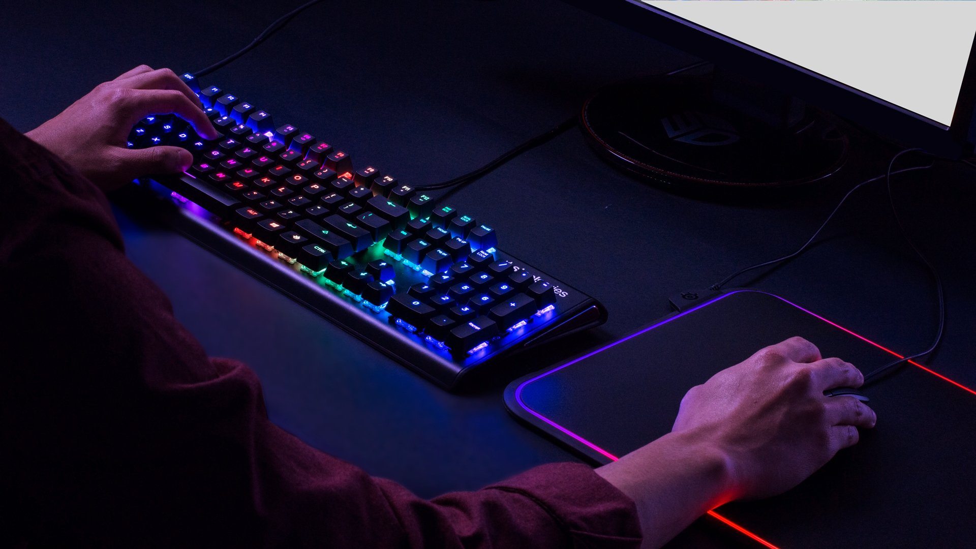 Új kapcsolókkal érkezik a SteelSeries APEX 750
