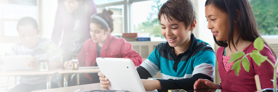 Új Intel táblagépek az oktatás számára