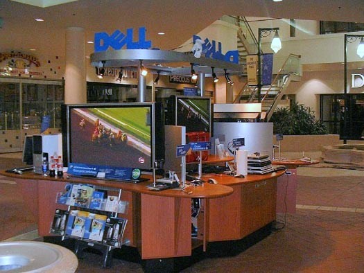 Üzleti modellt vált a Dell