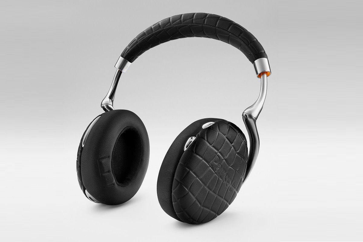 Vezeték nélkül tölthetjük a Parrot új fülesét