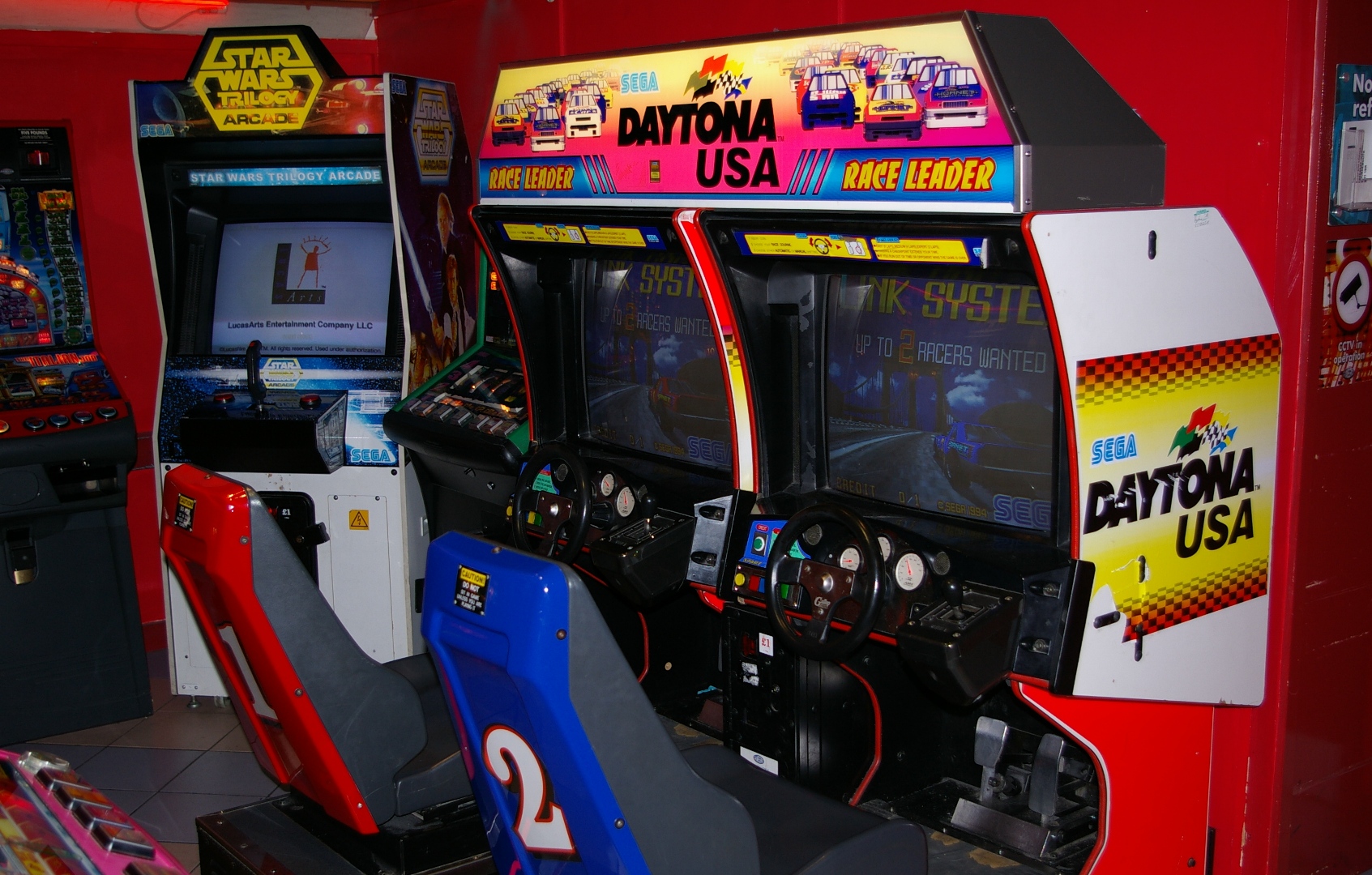 Visszatér az árkád játékgépekhez a Sega: jön a Daytona USA folytatása!