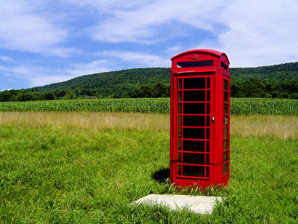 2008-ra az európai telefonhívások fele mobilon történik majd