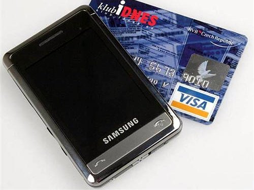 A P520 a Samsung Armani mobilja