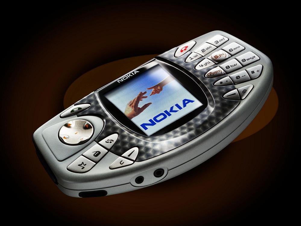 Csúszik a Nokia N-gage, a Warner pedig problémázik a zeneáruház miatt