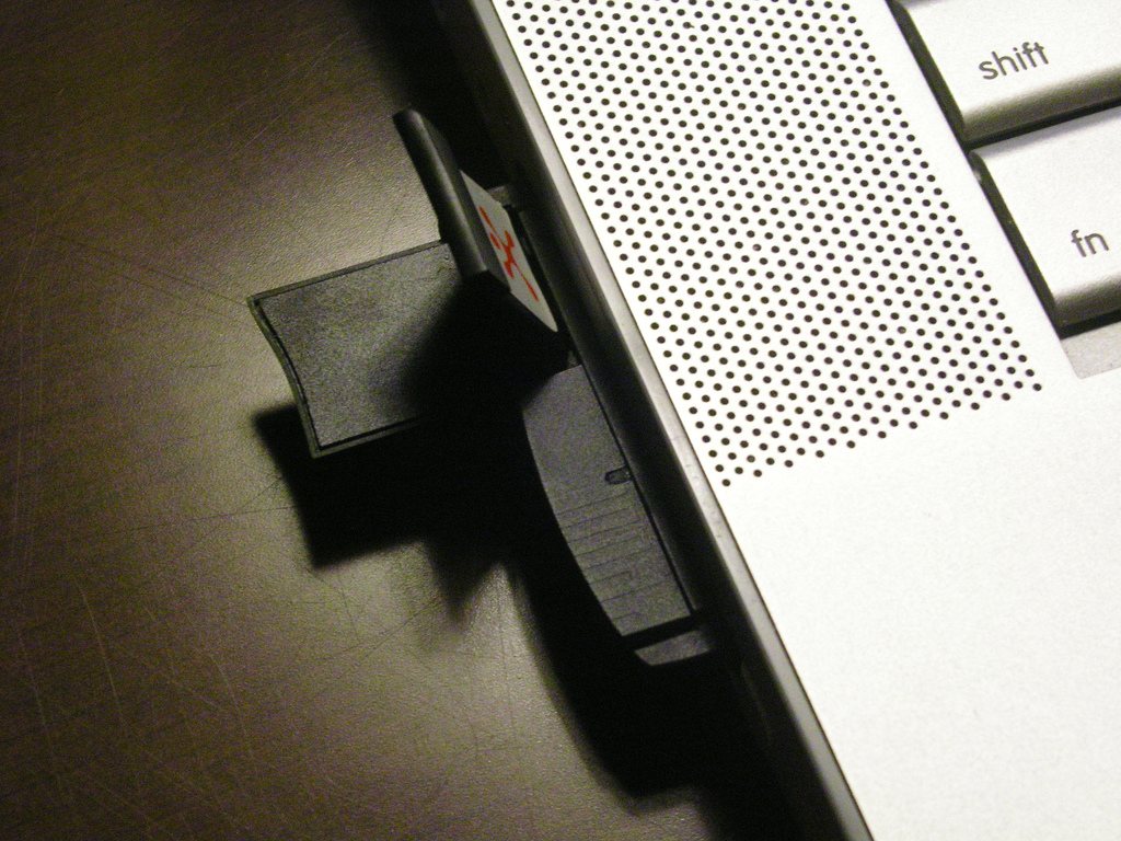 Egyesíti HSDPA hálózatait a brit T-Mobile és a 3 UK