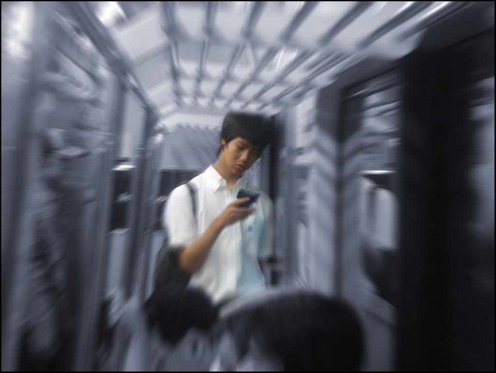 Robbanásveszélyesek a hamisított mobiltelefon-akkumulátorok