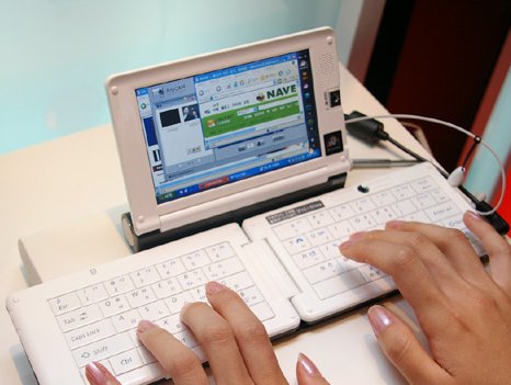 Samsung UMPC Mobil Wimaxszal és széthajtható billentyűzettel