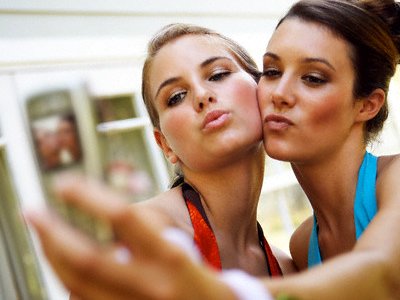 Testzsírt és szájszagot ellenőrző mobil