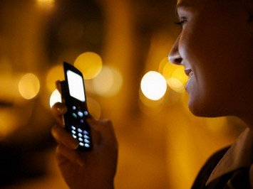 Új flashmemória-szabványon dolgozik a mobiltelefonipar